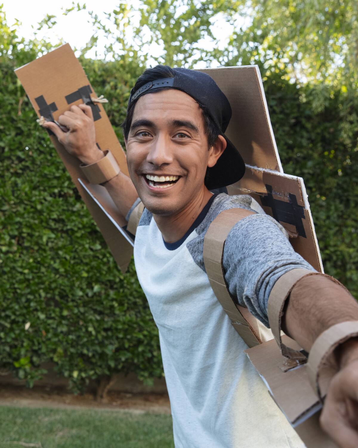 The Man Every Woman Wants: A Zach King Exclusive! - l9jlp8n